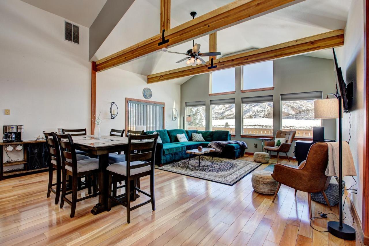 Twin Pines Cabin In Wilderness Ranch On Hwy 21, Amazing Views, 20 Ft Ceilings, Fully Fenced Yard, Pet Friendly, , Go Paddle Boarding At Lucky Peak, Or Snowshoeing In Idaho City And Take In The Hot Springs, Sleeps 10! Boise Zewnętrze zdjęcie