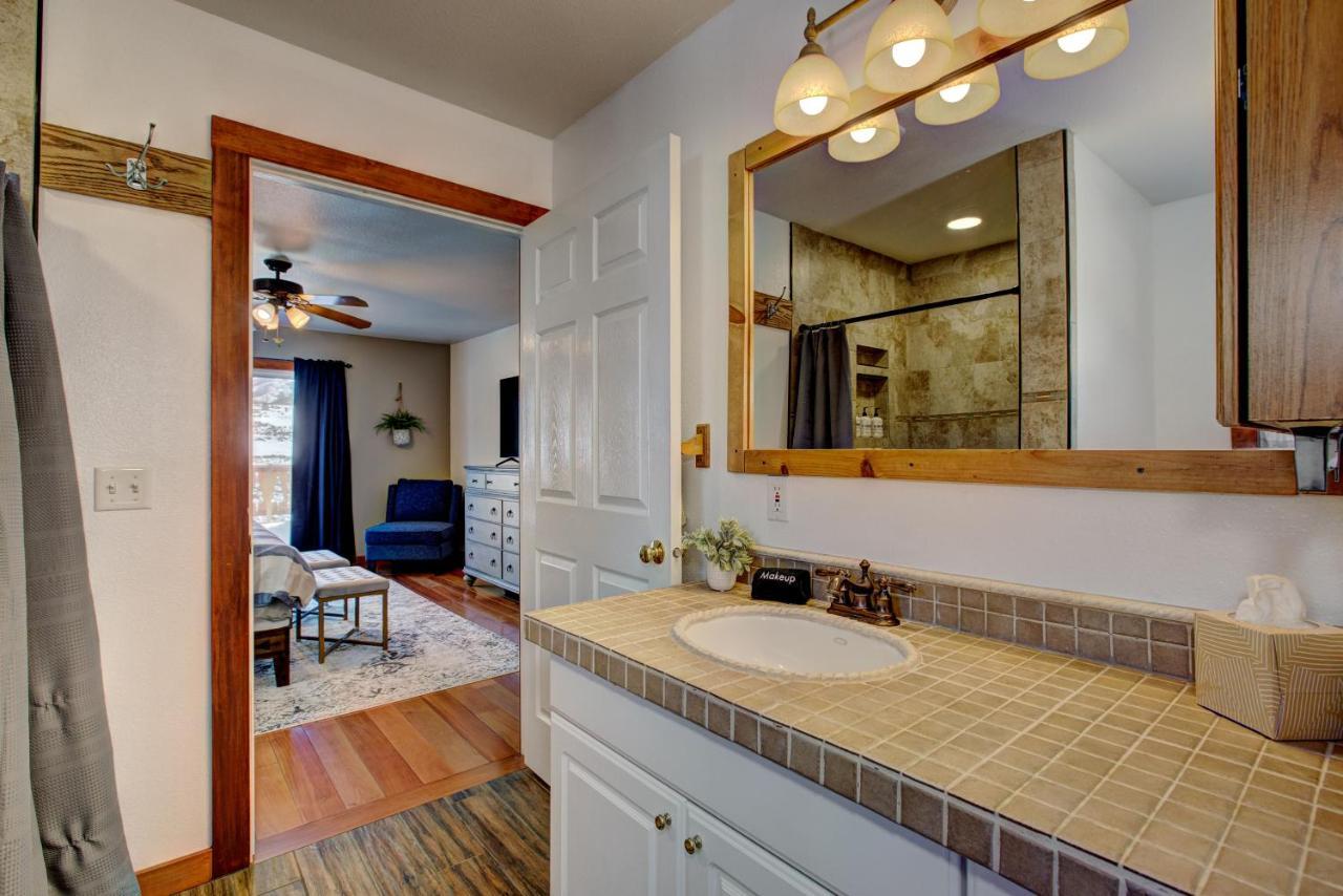 Twin Pines Cabin In Wilderness Ranch On Hwy 21, Amazing Views, 20 Ft Ceilings, Fully Fenced Yard, Pet Friendly, , Go Paddle Boarding At Lucky Peak, Or Snowshoeing In Idaho City And Take In The Hot Springs, Sleeps 10! Boise Zewnętrze zdjęcie