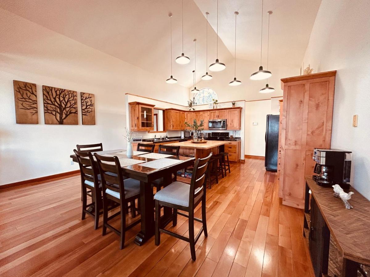Twin Pines Cabin In Wilderness Ranch On Hwy 21, Amazing Views, 20 Ft Ceilings, Fully Fenced Yard, Pet Friendly, , Go Paddle Boarding At Lucky Peak, Or Snowshoeing In Idaho City And Take In The Hot Springs, Sleeps 10! Boise Zewnętrze zdjęcie